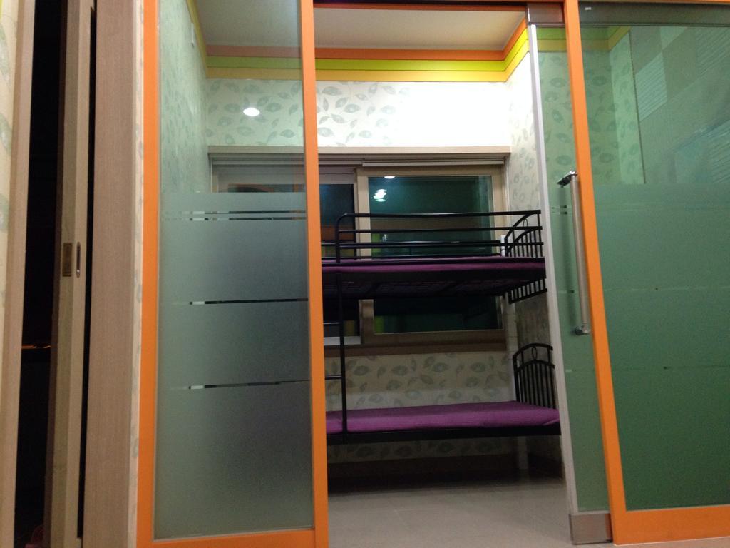 Champ Hostel Μπουσάν Δωμάτιο φωτογραφία